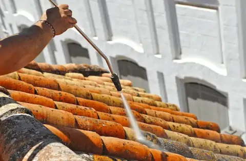Nettoyage de toitures - Cœur de Causse